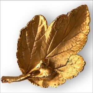 Vintage gold leaf pin brooch foliage